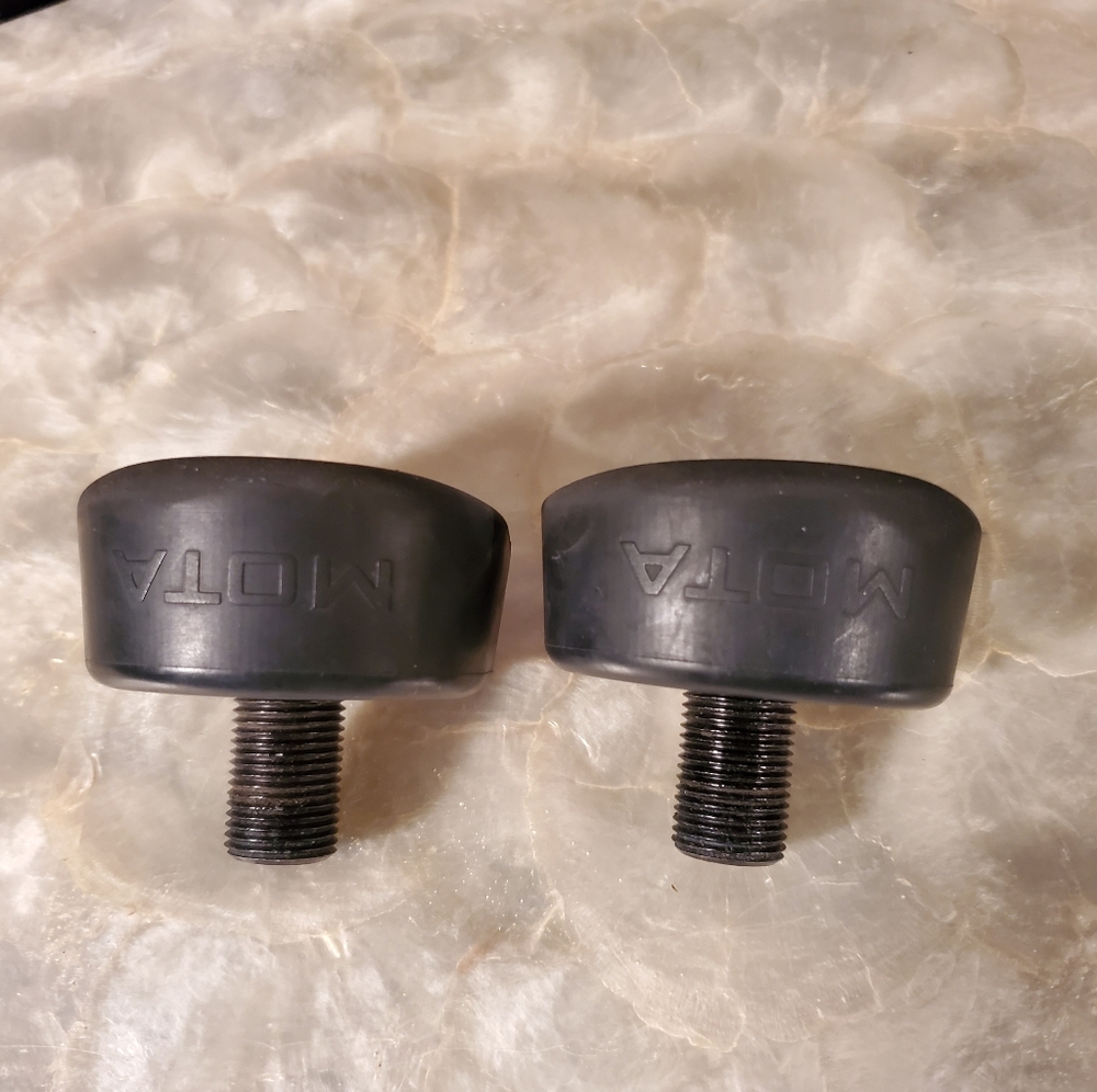 Mota Monster Toe Stops Black set of 2